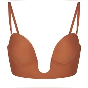 SKIMS  DEEP PLUNGE SHAPEWEAR BRAS,NEW